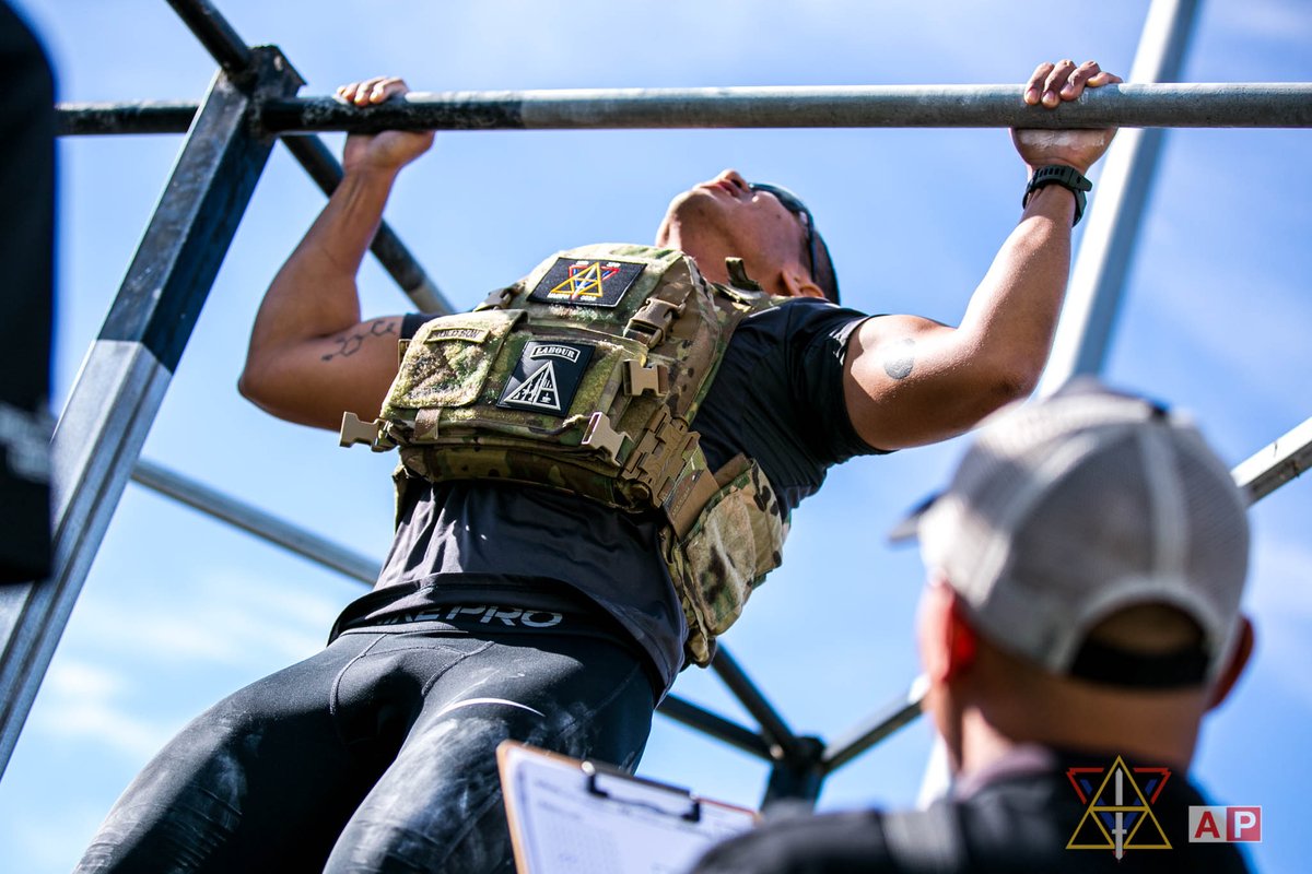 Sof3rd's tweet photo. " แข่งขันอย่างแข็งแกร่ง ด้วยแรงกำลังที่มี "

รพศ.3 รอ. จัดงาน 3rd SFR SUPERHUMAN CONTEST ครั้งที่ 1 โดยมีกิจกรรม RUCK MARCH 3.3 miles และ MURPH CHALLANGE มีกำลังพลในหน่วย มิตรประเทศ นปพ.ทร., ทอ. และกรมรบพิเศษอื่นๆ ร่วมงานกว่า 200 นาย 

#superhumancontest 
#3rdsfr 
#murphchallang https://t.co/k4I0QCbNtw