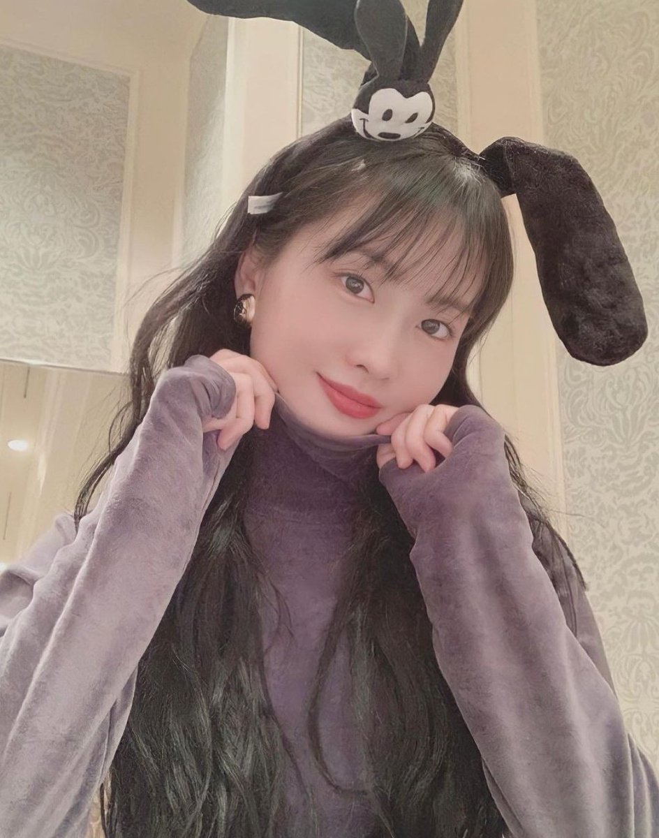 hopieamor's tweet image. looking cuddly and pretty 🫶