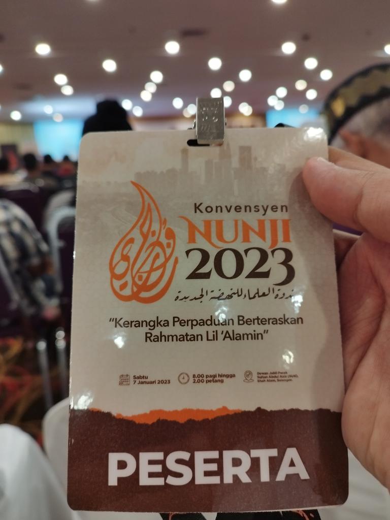 NabilNorhalim's tweet photo. Ada ust Tanya; Kalau tak tunggang agama nak tunggang apa? Agama ini bukan untuk ditunggangi tapi dicintai, tunggang la ilmu, ilmu Itu untuk Kamu, agama ini untuk semua. Sama2 lah pelihara agama. https://t.co/nxLNzzOAqs