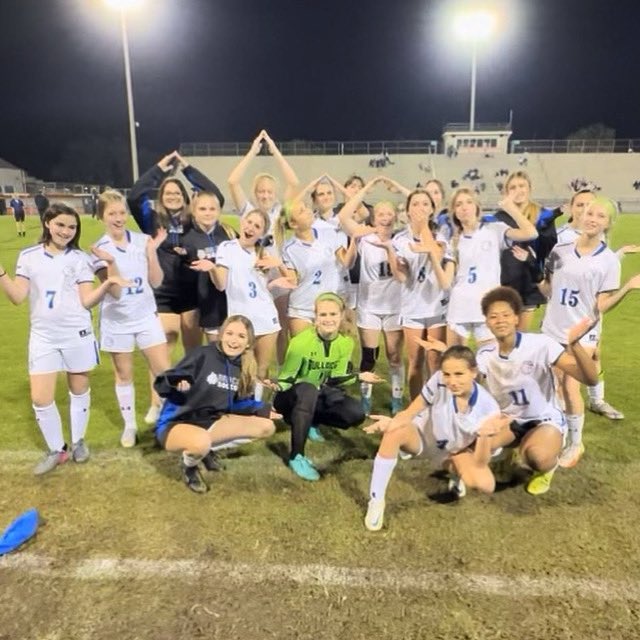 AthleticsMdca's tweet photo. 3-1 win over Leesburg #MDCASoccer https://t.co/pa5UOAt86b