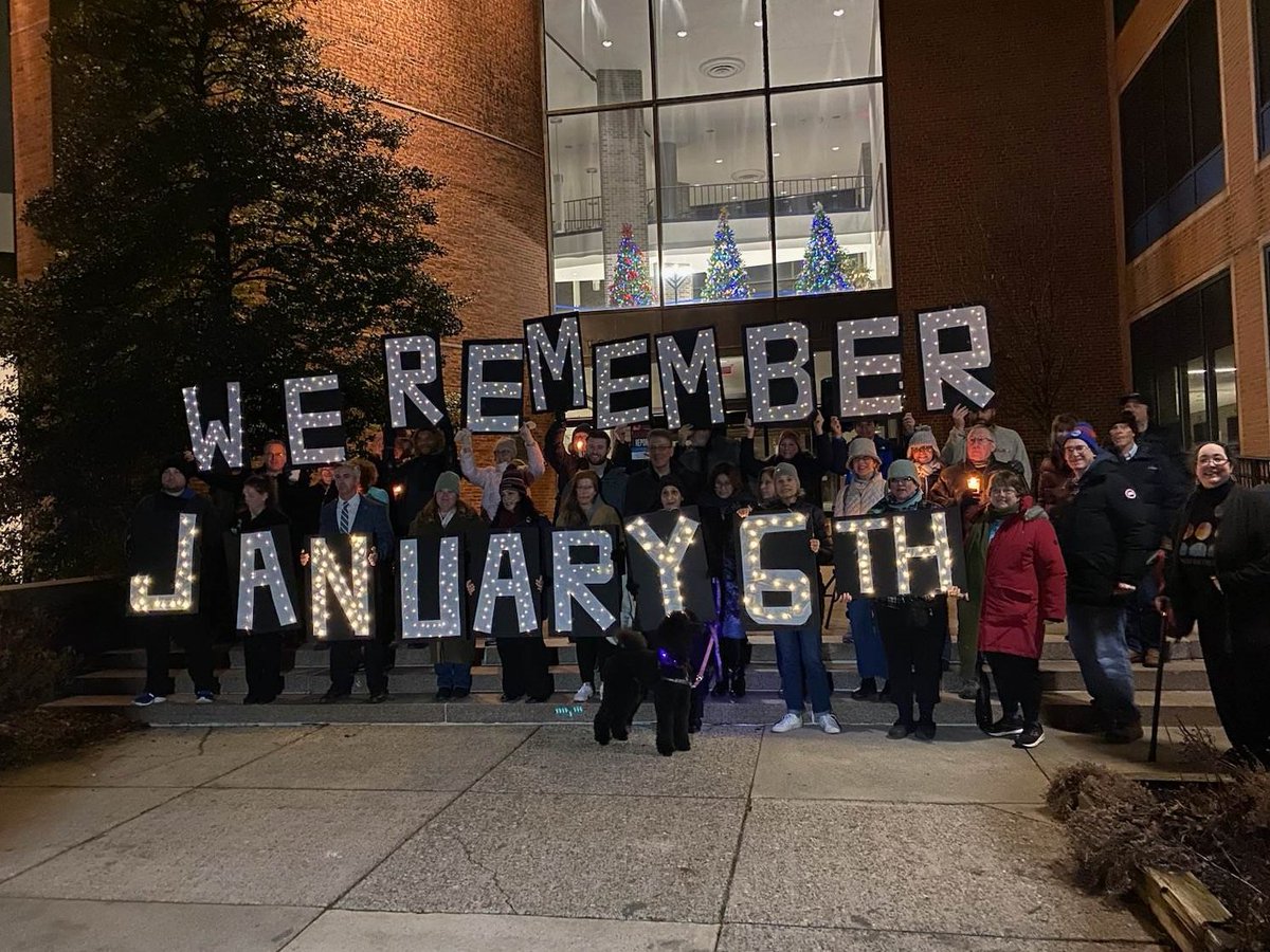 IndivisibleBUX's tweet photo. Thank you to the #BucksCounty community members who came out tonight to our Vigil for Democracy, to honor the fallen law officers from #January6th, and to affirm our continued commitment to defend #democracy in our community and in our nation.
#OneNationIndivisible https://t.co/JMPJRbUzgI