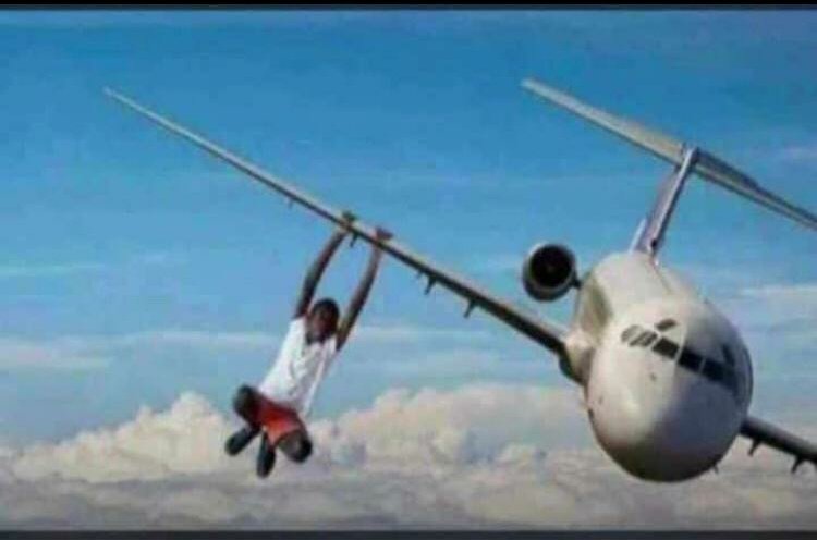 sky_djina's tweet photo. Ti fanm dous nan katye a: Beb mwen California mwen pp k vinn wè w.
Mwen: ✈️🛫 https://t.co/sRVYvI6lna