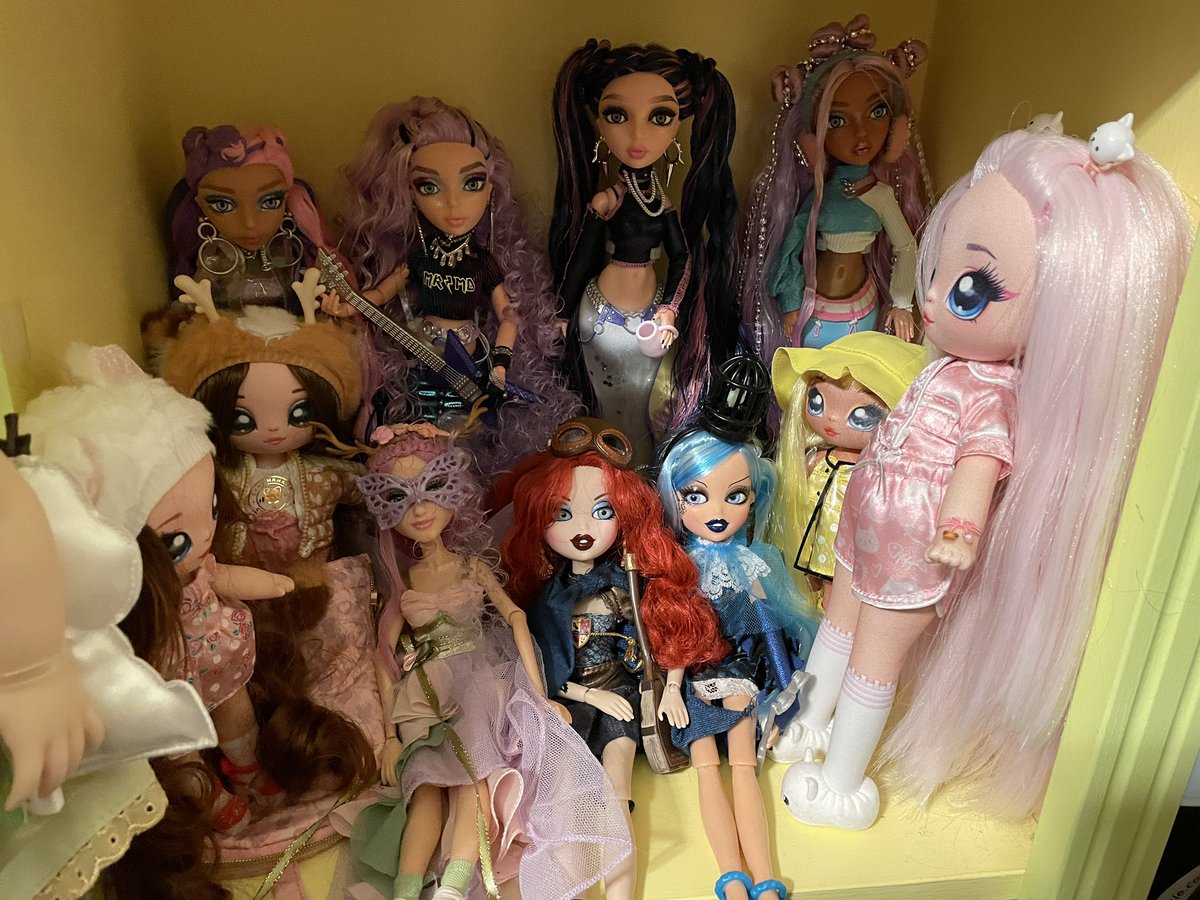 Tiara_Princess7's tweet photo. Random MGA doll shelf with #nananasurprise dolls, #projectmc2, #mermazemermaidz, and #bratzillaz. https://t.co/kakwja4Rmc