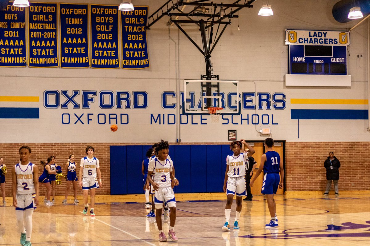 QuantityMedia's tweet photo. (Middle School) Oxford Chargers⚡️🔵🟡 vs Grenada Chargers🐴🔴🔵

Last Night’s Game!
It came down to a close one! But Oxford won 36-33! https://t.co/Yo3UqGaafS