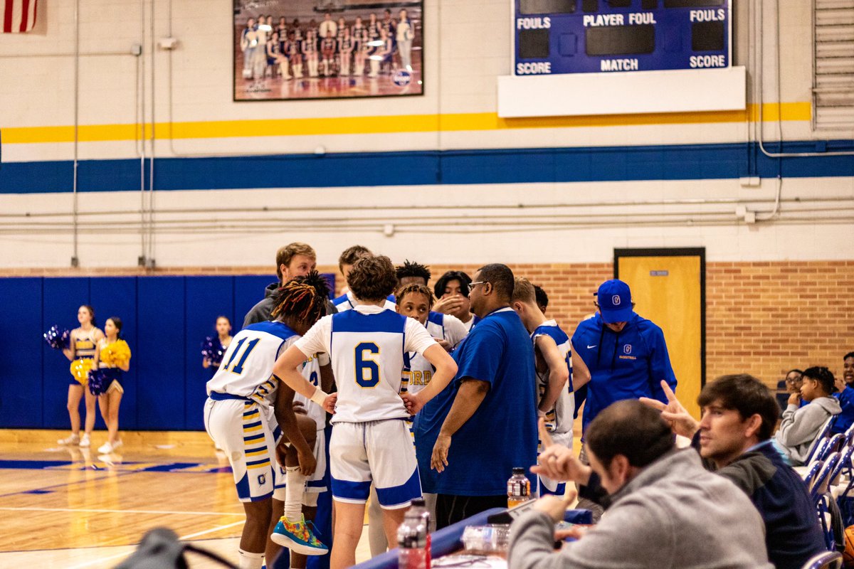 QuantityMedia's tweet photo. (Middle School) Oxford Chargers⚡️🔵🟡 vs Grenada Chargers🐴🔴🔵

Last Night’s Game!
It came down to a close one! But Oxford won 36-33! https://t.co/Yo3UqGaafS