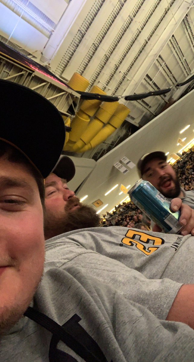 hunterbachtell's tweet photo. #FightForIowa let’s go hawks!! https://t.co/jpeTXsvMGU