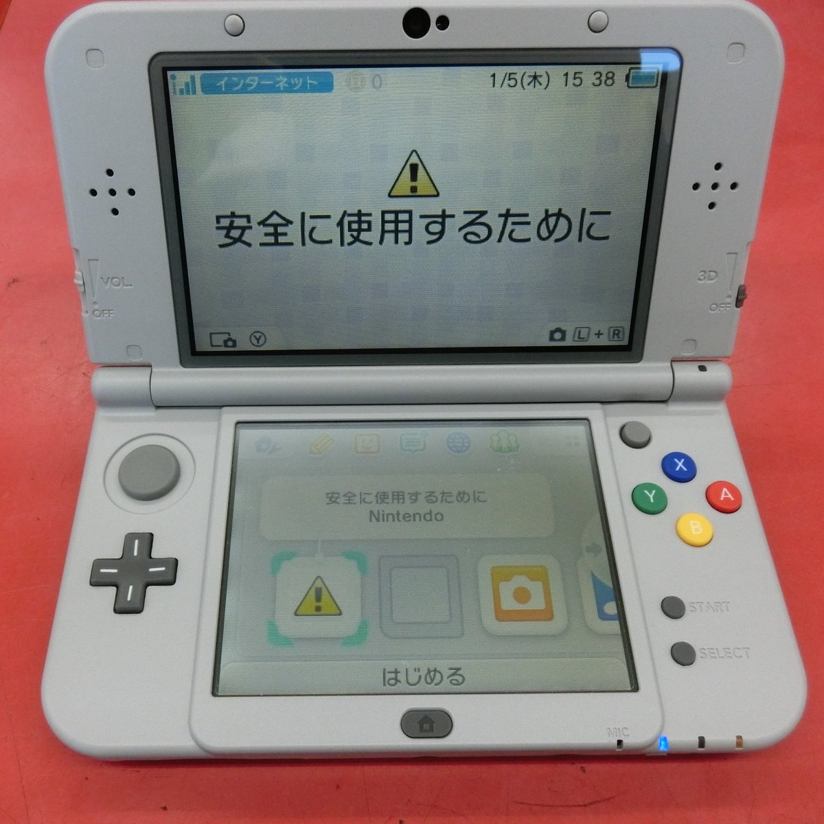 guntama_hadofu's tweet image. こんにちは！ #ハードオフ50号桐生広沢店 です。
NEW3DSLL受注限定モデル、スーパーファミコンエディションが入荷しました！本体のボタンもコントローラーの色と同じ色となっています！興味のある方は是非ご来店下さい！
#NINTENDO 
#3DSLL 
#スーパーファミコン　
＃限定品