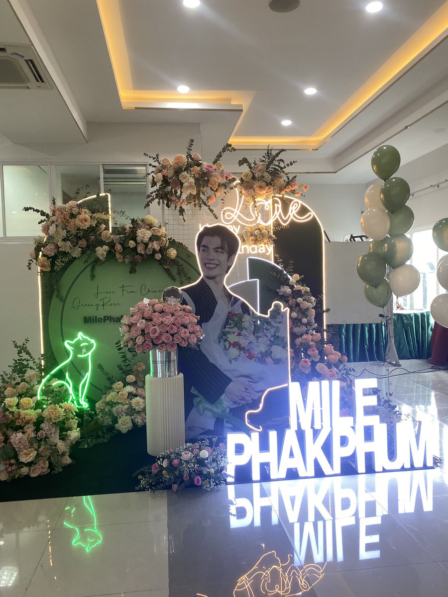 ซุ้มของบ้าน <a href="/MilePhak_CNFC/">MilePhak_CNFC（Closed）</a> ก็สวยมากเหมือนกัน😍

#HappysMileday2023 🕊🌿
<a href="/milephakphum/">mile phakphum</a> #MilePhakphum