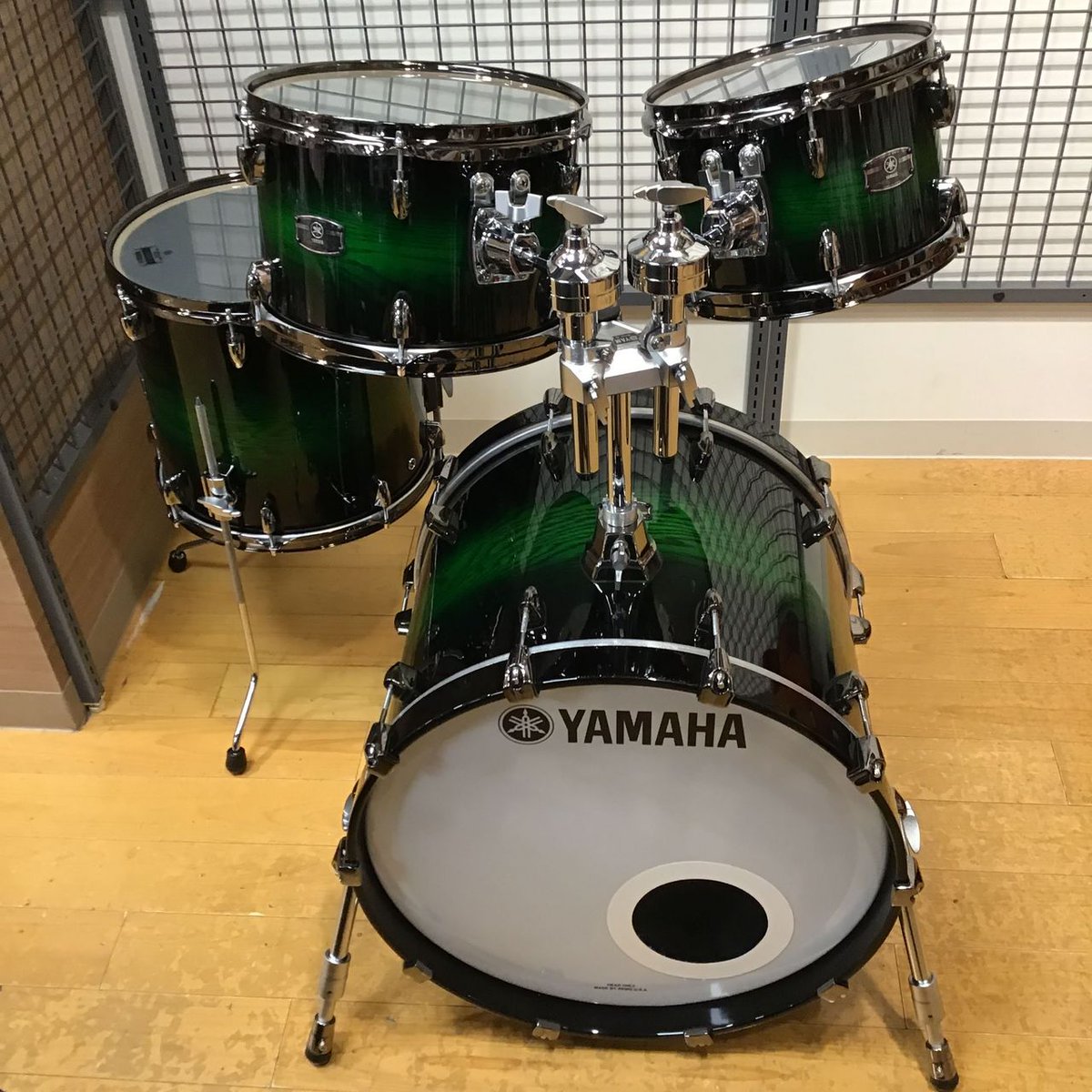 shima_umeda's tweet photo. 【中古ドラム入荷情報】
ライブ現場での演奏に重点を置いた設計思想に基づき開発されたヤマハのドラムセットが中古入荷!!ハードケース・タムホルダー付属。
YAMAHA LIVECUSTOM LNP4F3+LNB2016
https://t.co/ECGai5MRO9
#yamaha #LIVECUSTOM #中古ドラム #ドラム https://t.co/bNq7diDV4P