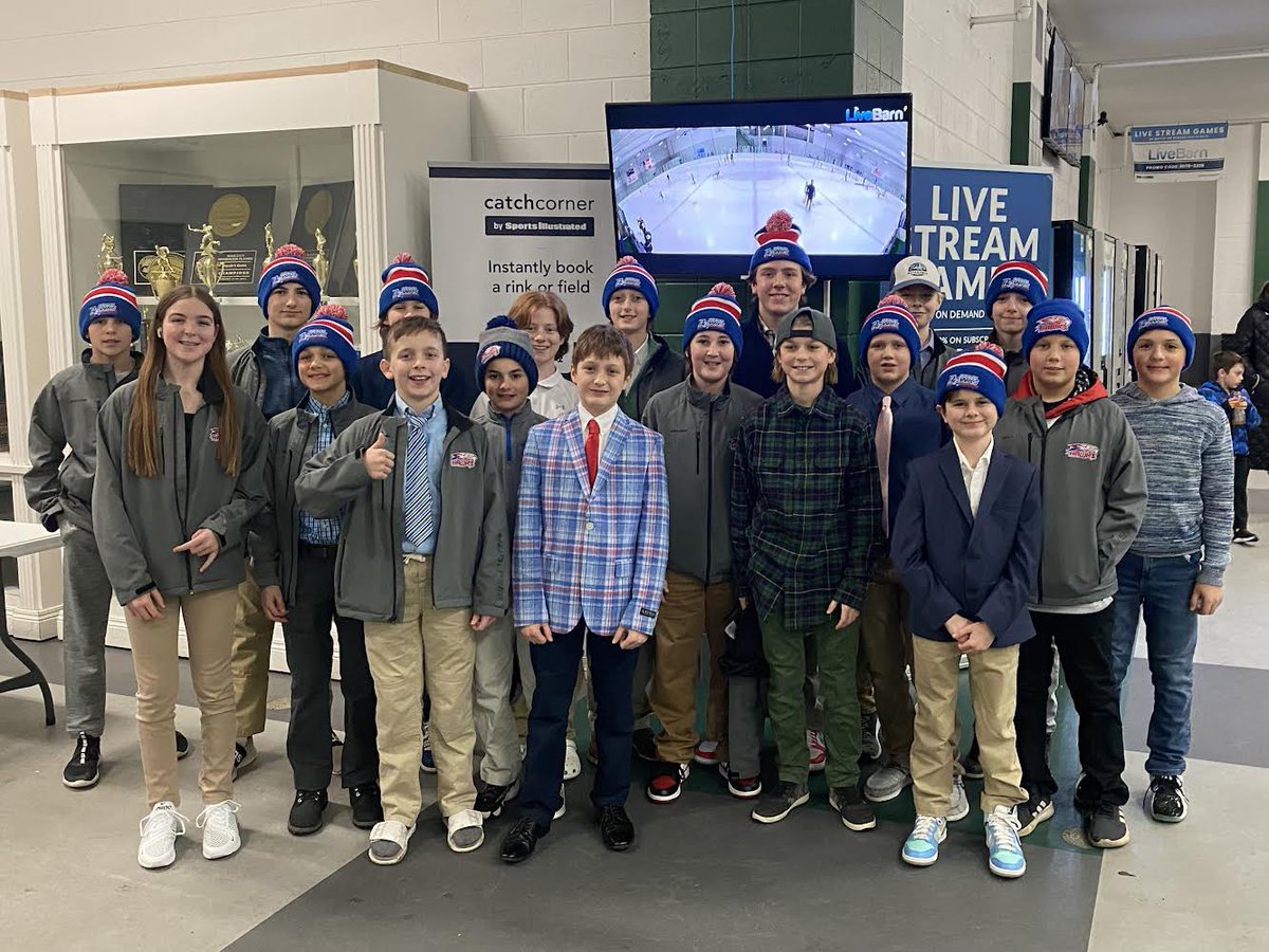 The 2010 Central States crew is back , looking sharp and ready to play after the holiday break! 2 games for them this weekend. Play hard and have fun! #BeAHawk #CentralStatesHockey