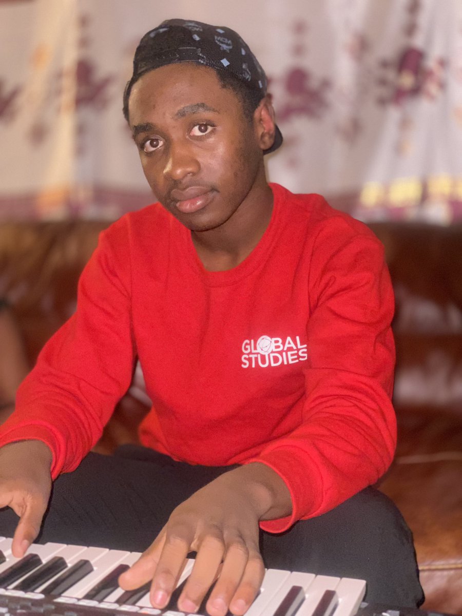 Shadrack13David's tweet photo. You have to cut off the people or the person that hurt you💔. But you also have to cut off the version of you. That allow those thing to happen. Because if not, you will get the same person just with a different face.. https://t.co/ON3hXSbirn