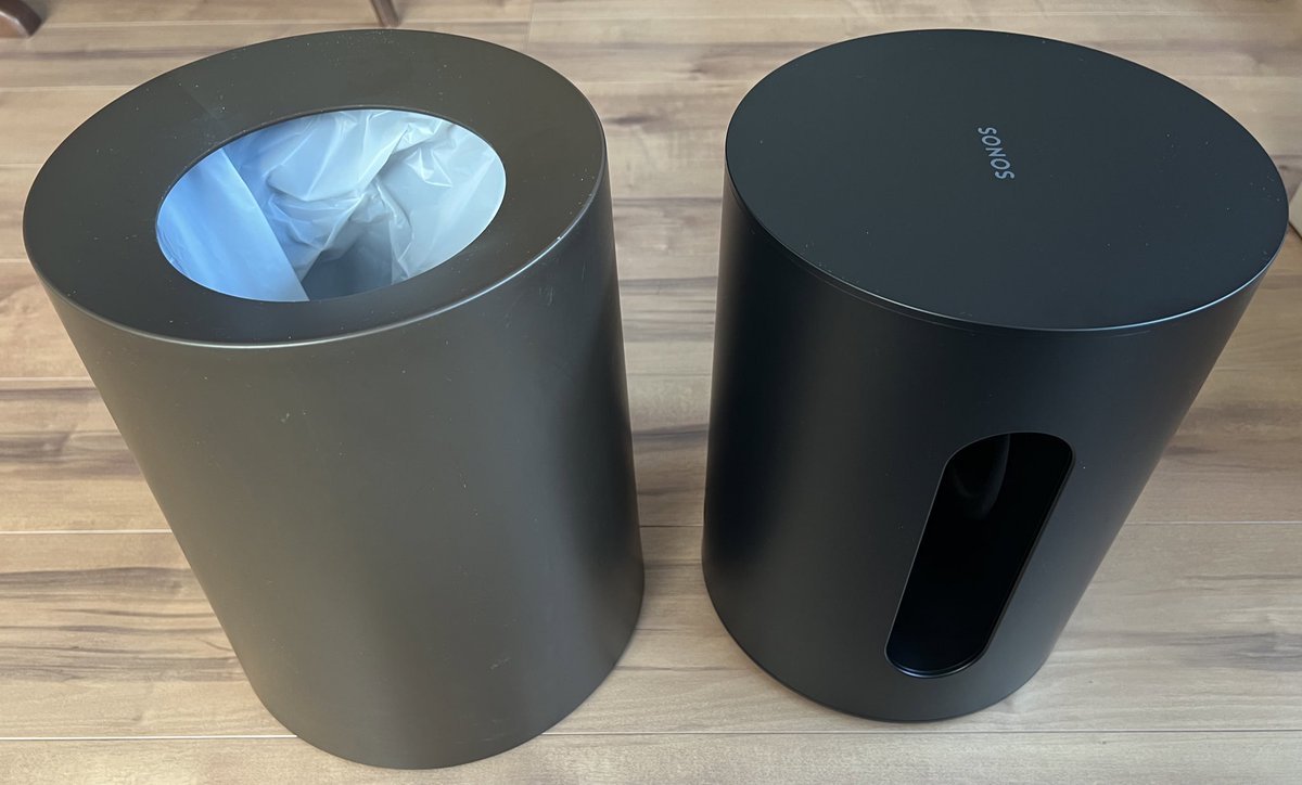 tanacchi_almost's tweet photo. SONOS Sub Mini 開封の儀②
・Sub Mini正面
非常にシンプルで無駄のないデザイン
内側にスピーカー2個はSubの作りと同様

・Subと比較×2
かなり小さい、艶々Subに比べMiniはマットで指紋つかず

・我が家のダストボックスと比較
ほぼサイズ一緒…
Miniはとても高級なゴミ箱…(失言)

#SONOS
#SubMini https://t.co/dWRyOItwDO