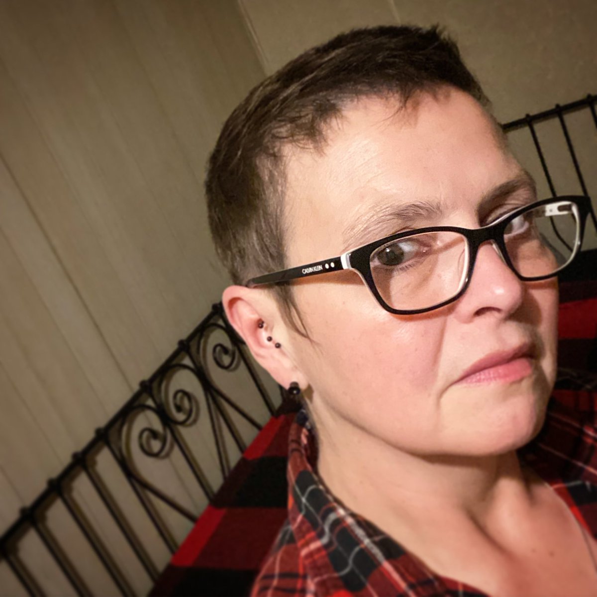blackraynecloud's tweet photo. Have the full Instagram caption and hashtags…
I’d say snip, snip but it was more like buzz, buzz. #whatever #thanksiwashedit #buzzbuzz #clippercut #iwasbored #youleftmeunsupervised #itsjusthair https://t.co/ece80qbBdg