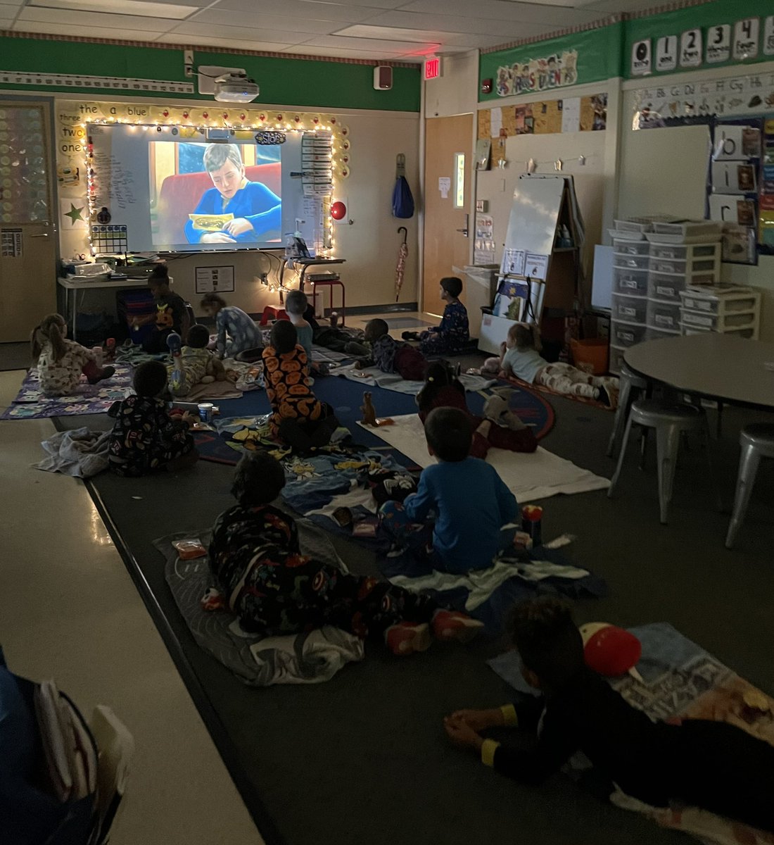 JRobinsonKinder's tweet image. We had our "make-up" PJ party! We've been excited all week to drink yummy hot cocoa &amp;amp; eat our special party treats! #FunFriday #WeWorkedHardAllWeek #ComfyCozy #WeEarnedIt #WeKnowHowToParty