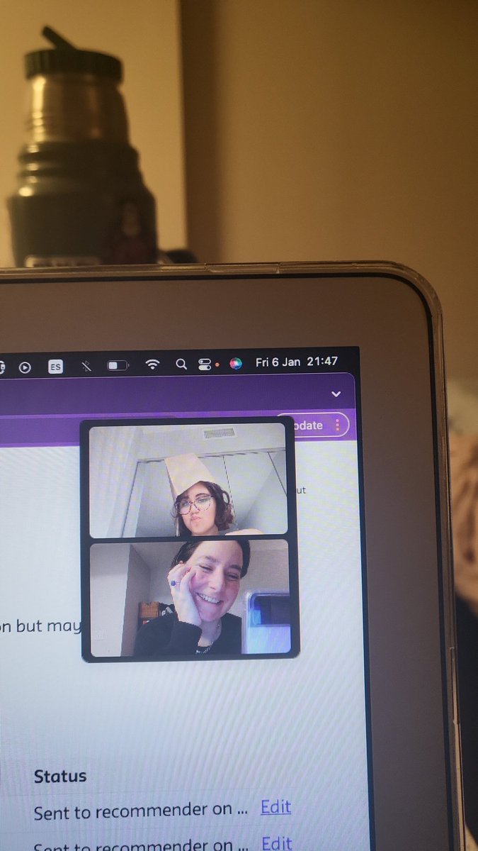 avtsinel8's tweet photo. Estoy en una call c mi mejor amiga desde las 18hs 

así estamos https://t.co/fhqTCGXeKe