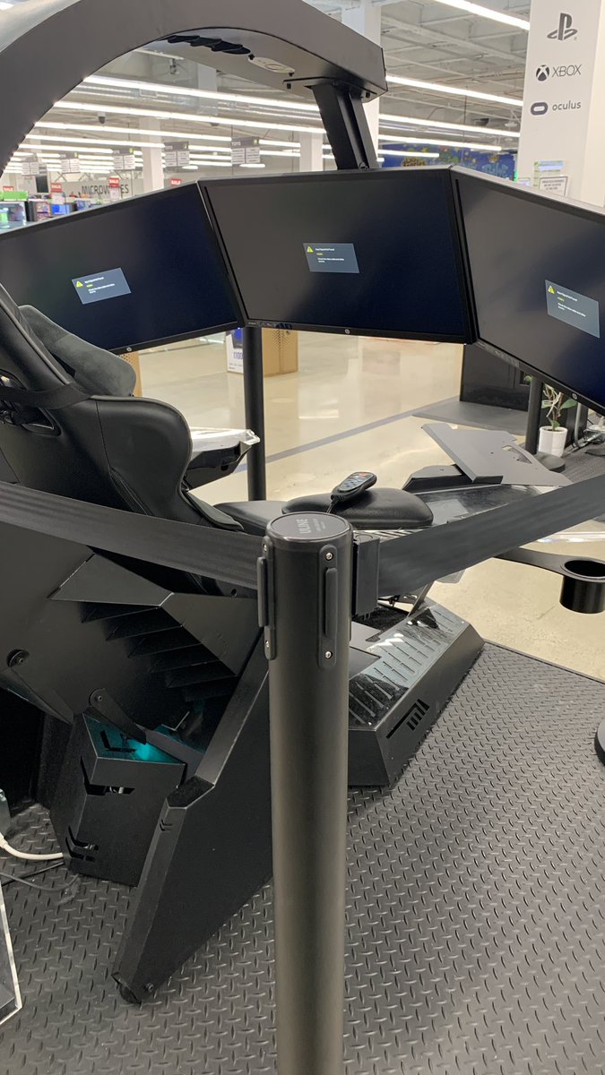 DullerGiraffe's tweet photo. Average mercy main setup https://t.co/86wdgevsvm