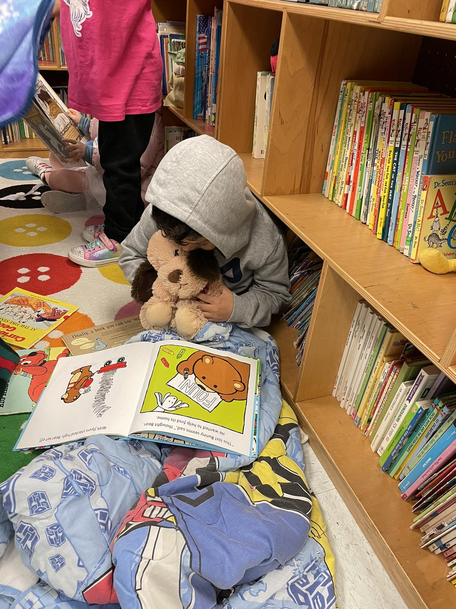 Ms_Murraysclass's tweet image. No better way to kick off our Read-a-thon than with our stuffed animals and blankets! #EaglesDeserveIt22 @PotowmackES
