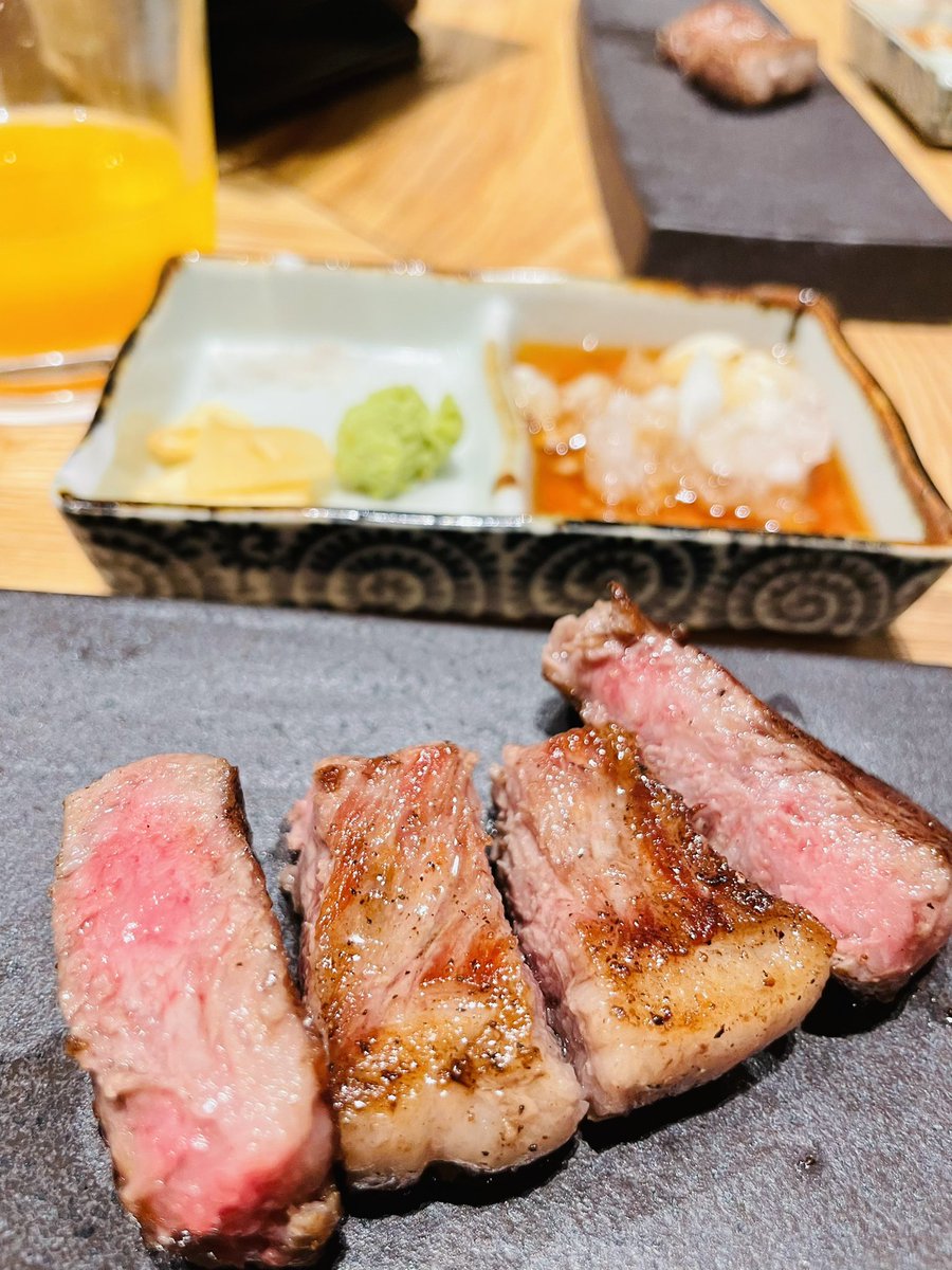 yuika_matsuda's tweet photo. バチェラーの皆と🌹東急プラザ渋谷6階『OSAKAきっちん。』はカウンター席だと目の前の鉄板で焼いてくれるライブ感が🔥焼き加減が絶妙な関西風お好み焼き、焼きそば、海鮮の数々。A5ランク和牛ステーキ、焼ゴマ豆腐は何個でもぺろりといけるほど絶品🥺ランチもやっていて夜は3500円コースから食べれる！ https://t.co/nm33xBE1eh