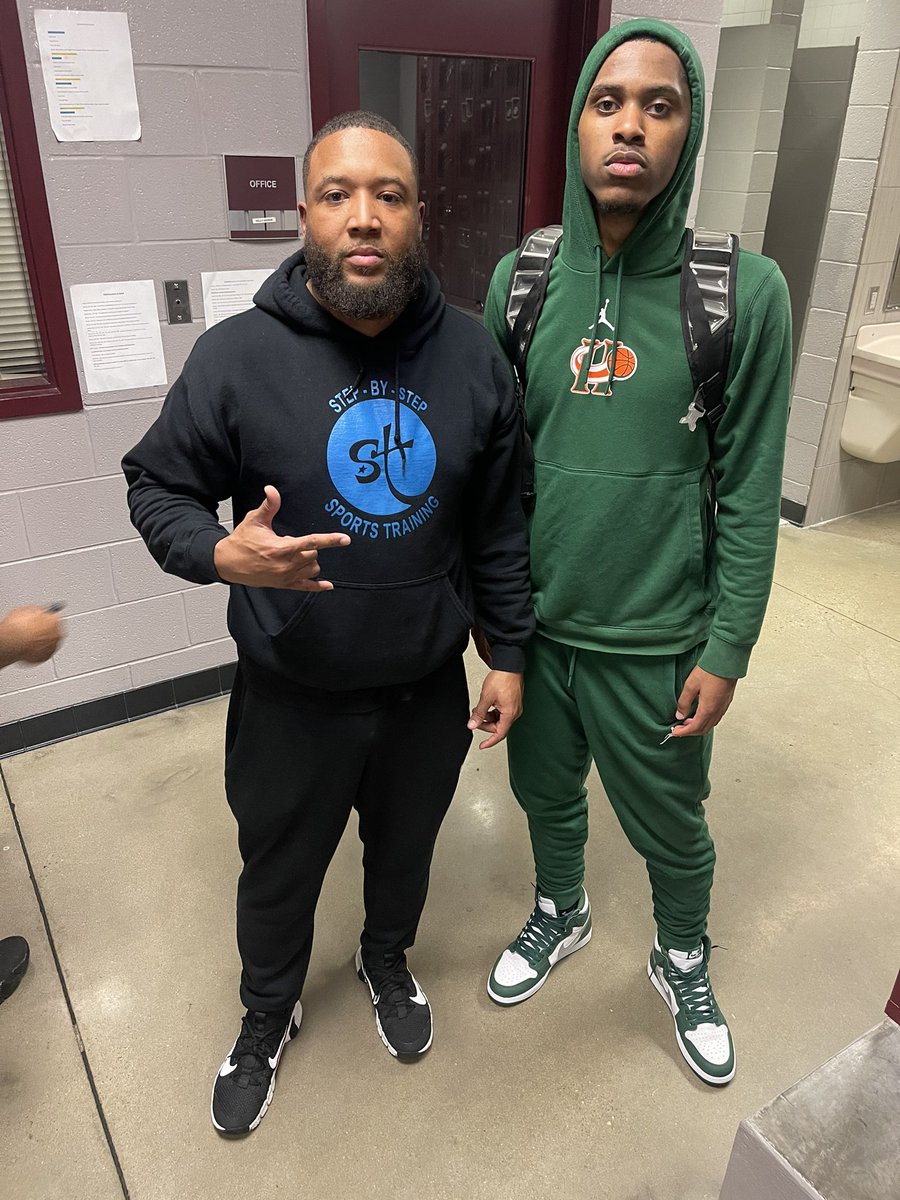 CoachL__'s tweet photo. 6’2.5 PG @wiggins_peyton drop 30pts on Gardendale #CertifiedStepper @PrepHoopsAL @_VikingsBball @HallTechSports1 @BuckyBasketball @HoopFrontAL @Vol_Hoops @volshoop @jlyonsjr https://t.co/vFOdlQ08UI