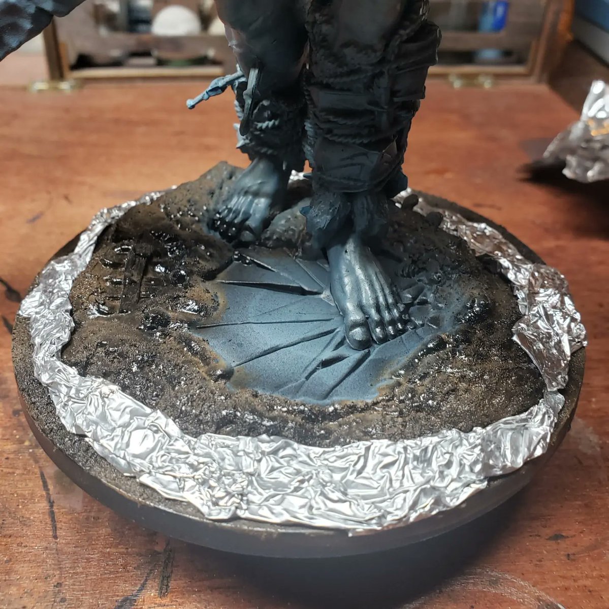 blamminator's tweet photo. Building up this guy's base to get ready to paint.
#paintbrush #miniaturepainting #painting #minipainting #art #hobby #paint #miniatureart #tabletopfigures #ilovetopaint #dnd #dndminiatures #reaper #reaperminiatures #bones #bonesminiatures #epicencounters #steamforgedgames https://t.co/9bCu0fevgs