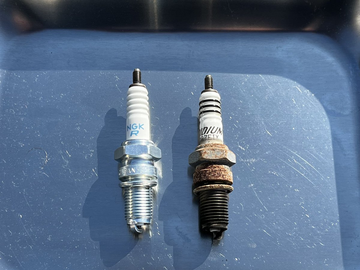 915_wtr's tweet image. セローのメンテナンス
６万キロになったので色々と
交換しました
エアクリーナとプラグ
古くなったＬＥＤテール
ランプ
バッテリーは少し弱ってる
ので充電こちらはそのうちに
変える予定

#YAMHA
#セロー250