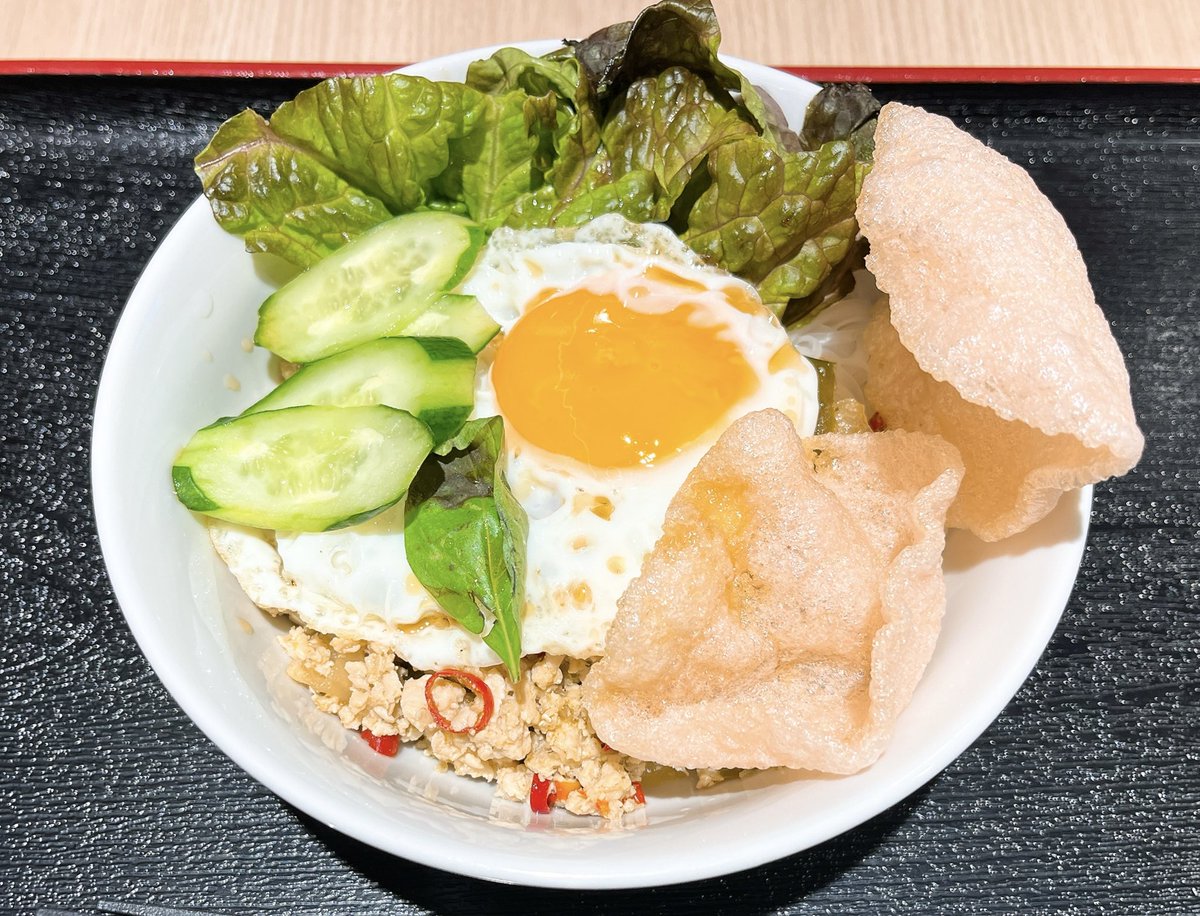 otamajyakushis1's tweet image. 今日のランチ😊
 #SYAM
ガパオヌードル