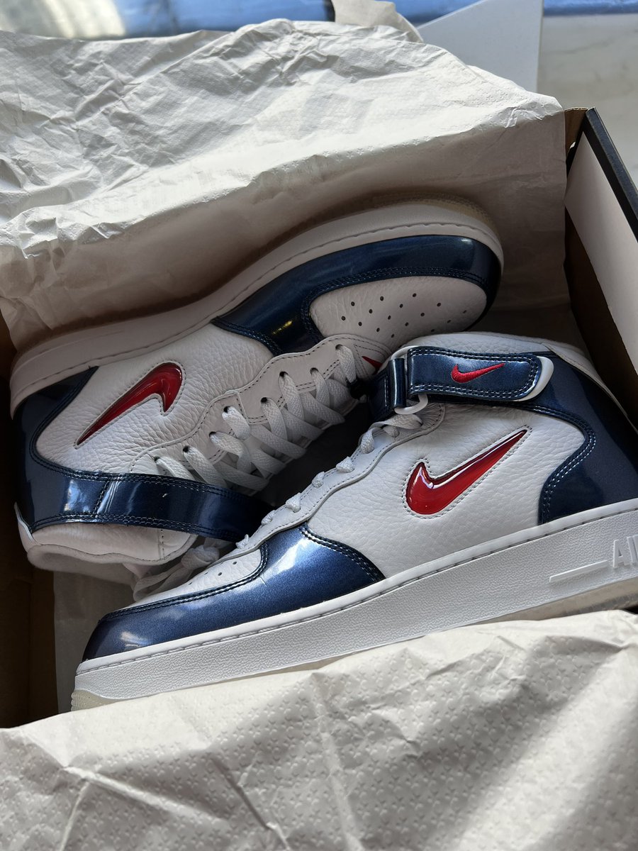 Thank you sa partner naming nagpashopping ng sapatos hahaha