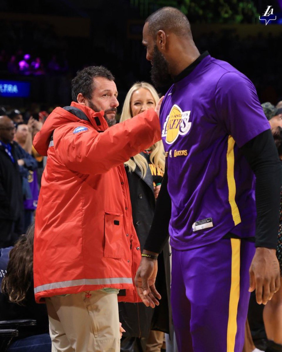 brasilcoast2's tweet photo. Lebron James e Adam Sandler! https://t.co/q6ybd6adnL