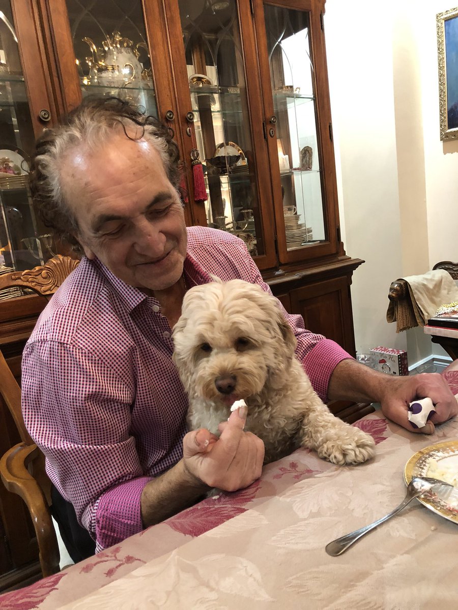 My sweetie Peaches wanted to taste my Italian rum birthday cake. Yes !😘