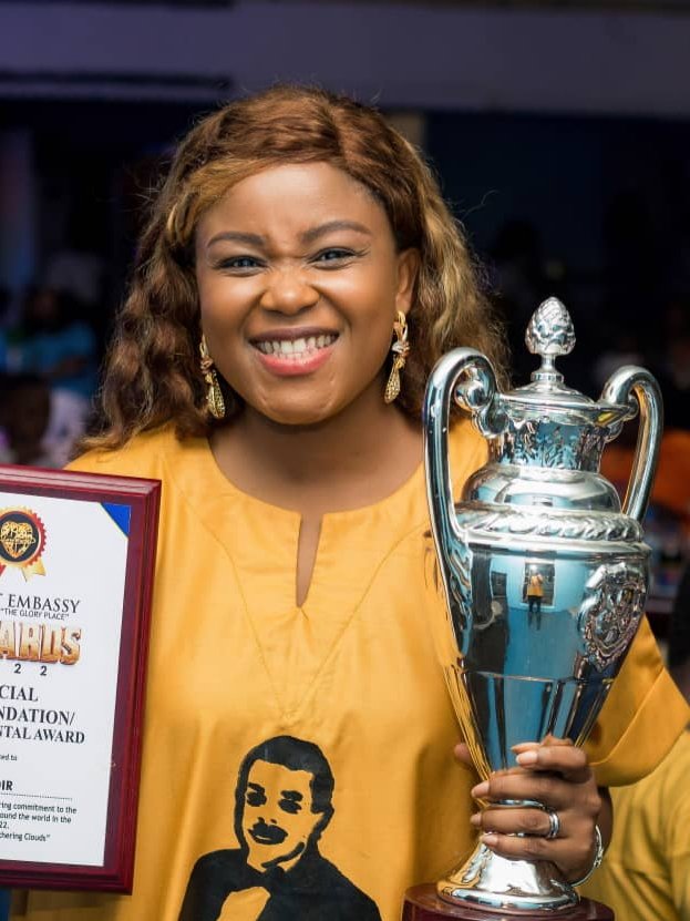 deola_forever's tweet photo. Winning in my DNA. How we rounded up 2022๐ฅ #Prolific De-Ola ๐ #amazingalpha #choir #CEAA1 #awards https://t.co/x3NyfwRICy
