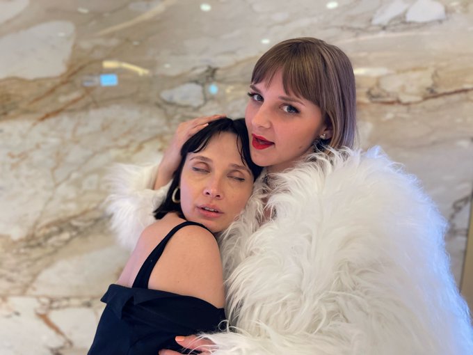 TW Pornstars - Paris Bush. The latest pictures and videos from Twitter