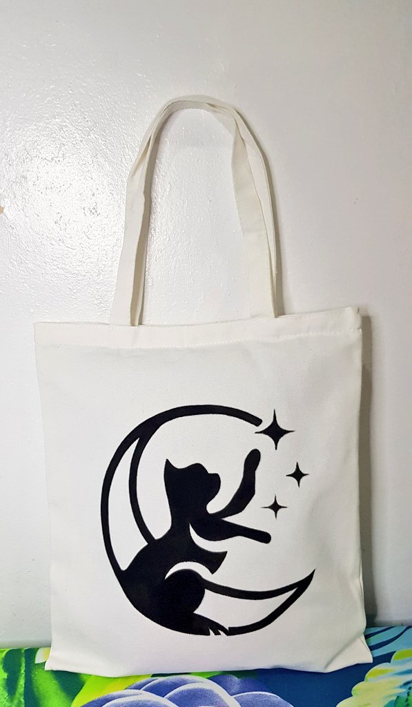 paintnfootprint's tweet photo. Sharing my latest customs for clients! Everything is ready for shipment to their owners. 

Get yours now! 
DM for orders.

#PaintandFootprints #Dalkong #LikeStars #DearMyUniverse #Totebags #ASTRO https://t.co/izUEabt04d