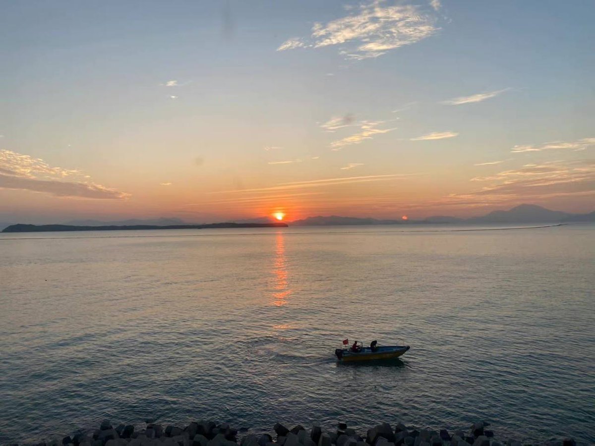 agela3376's tweet photo. The sunset is infinitely good, but it is almost dusk.
What you want to do must be done as soon as possible
What you want to eat must be eaten as soon as possible
no one will be your dependence https://t.co/1yhQahpTAu