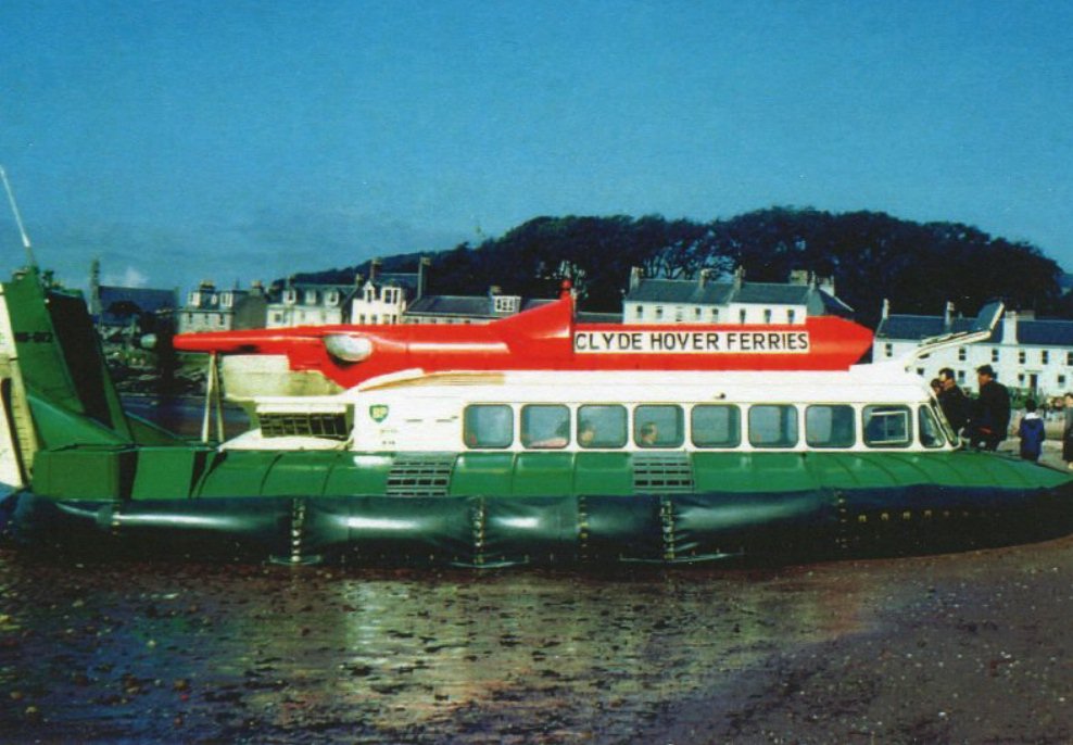74frankfurt's tweet image. Clyde hovercraft which operated between Largs and Kames Bay, Millport in 1965. Pic: River Clyde Photography