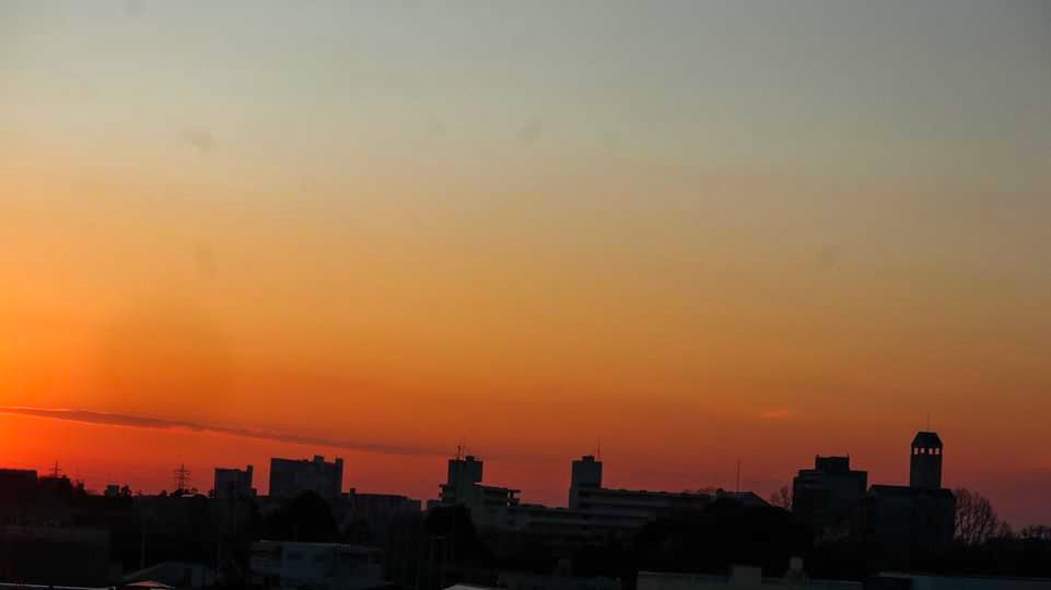 kasokukitearoom's tweet photo. .
　おだやかで美しい夕焼け

　　あしたも晴れそう
.

日没 2023年1月7日 土 16:41

#1月 #冬 #夕焼け #夕空 #雲 #空 #天気の図鑑 #イマソラ #キリトリセカイ #ファインダー越しの私の世界 #a2023 #a202301 #a0107 #a20230107 https://t.co/TeJKiA3mVd