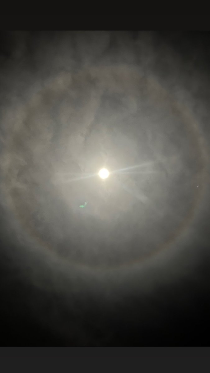 RealRomaDowney's tweet photo. Ring around the moon 💙 #MOONLIGHT #moon #ringaroundthemoon #fullmoon #wolfmoon https://t.co/NhUYu6QDvi