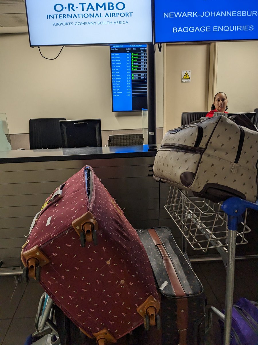 riccardob's tweet photo. #united: "committed to providing a level of service to our customers that makes us a leader in the #airline industry" 
Also #united: "we are not liable for destroying your suitcases as this is the #airport's responsibility" #newarkairport #EWR  #airlineservice #luggage @united https://t.co/Kl0cKLxCsO