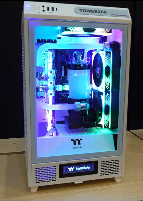 T200が出るだとぉぉぉ
#CES2023 
#GGFEvents 
#Thermaltake 
#TheTower200