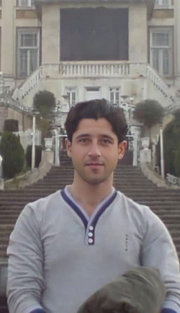 zouis_daughter's tweet photo. @ItsGoj0 @THR At dawn on Saturday, January 7, 2023, #MohammadMehdiKarami and Said #MohamamdHosaini were executed.
These two young men were arrested during the popular uprisings and, by the IRI judiciary, sentenced to death. https://t.co/iWhOSUtq7e