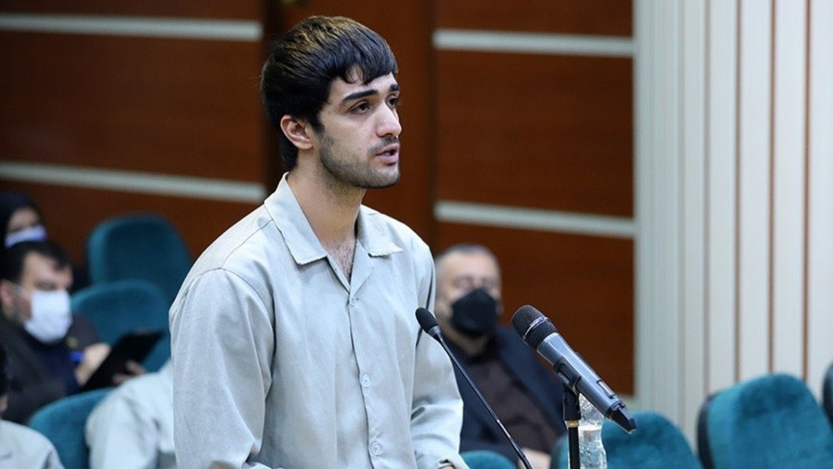 MarcoFattorini's tweet photo. Mohammad Mahdi Karami aveva 22 anni. É stato impiccato questa mattina in Iran dopo un processo farsa in cui non ha potuto scegliere l’avvocato. Non gli è stato permesso nemmeno di vedere la famiglia un'ultima volta prima dell'esecuzione. #IranRevoIution https://t.co/zEn5OvXzqi