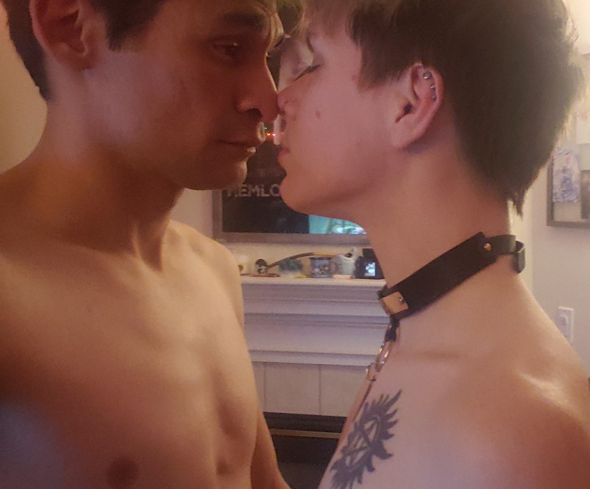hiickies's tweet photo. || Sam || 27 || he/him || submissive twink, switch bottom || soft &amp; hard kinks || DM for custom content || c*shapp, v*nmo: $acciident || https://t.co/tDiERBdenq || https://t.co/zgtDyvZjz0 || $5 monthly, regular sales, no ppv || https://t.co/5LfA9jdPnG