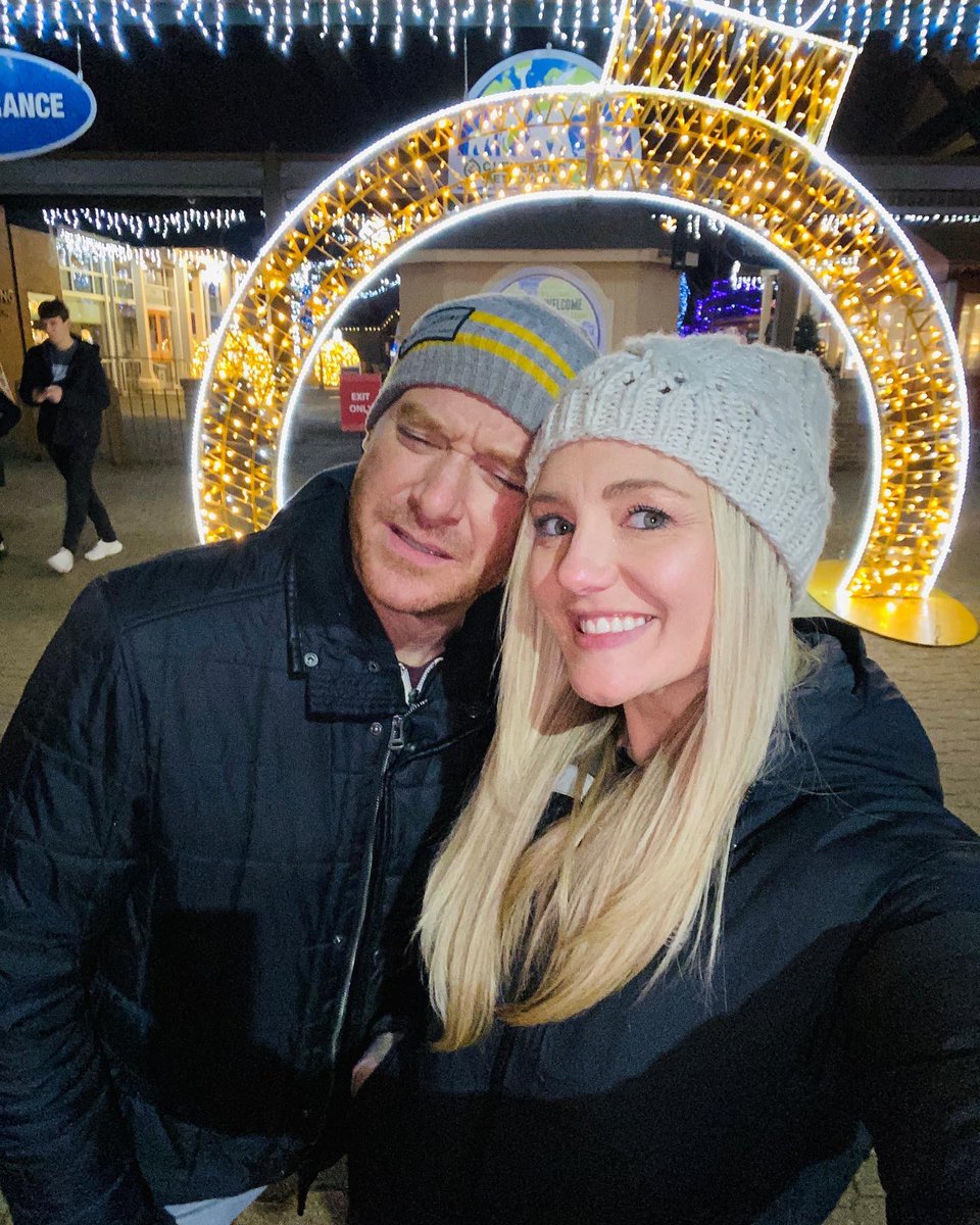 _StephanieHaney's tweet photo. We made it to Wild Winter Lights by the skin of our teeth!
Of course, everyone enjoys the Wild Winter Lights in their own wayโฆ but the important thing is we did it together! #fribae #datenight https://t.co/AQ6e74Zagx