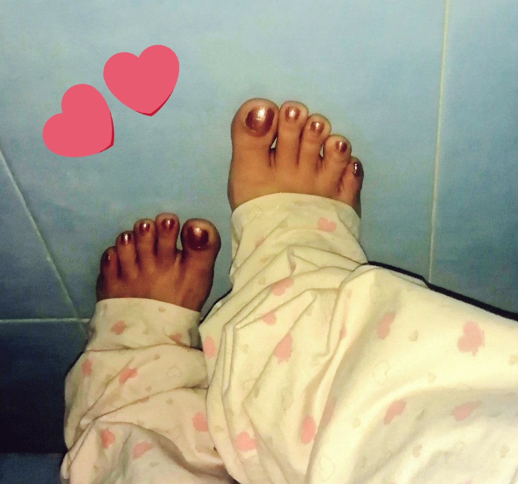 CavazSteph's tweet photo. Cuida tus pasos, no porque te espere algo malo, sino porque ellos siempre te enseñaran nuevos caminos. Sigueme 🦶😍
#happyfeet #happyfoot #footgirl #piesbonitos #piesdechica #chicaconsuerte #piecitos #pies #OF #Onlyfansfoot #onlyfansfeet #onlyfansgirl #OnlyFansmexico #OnlyfansLA https://t.co/NKfGWnvbfN