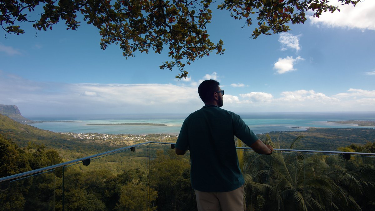 Wrapping up the last episode of #MaximumFoodie in beautiful #Mauritius! #travel #foodandtravel #travelblogger #notatravelblogger #producerlife