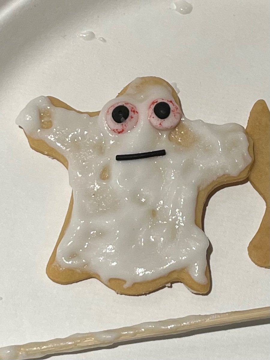 wallrogue's tweet photo. alex i'm so sorry for being late but here's a ghost cookie i made yesterday in honor of your birthday 😍🙏🏽 https://t.co/kpZP7JwHYp