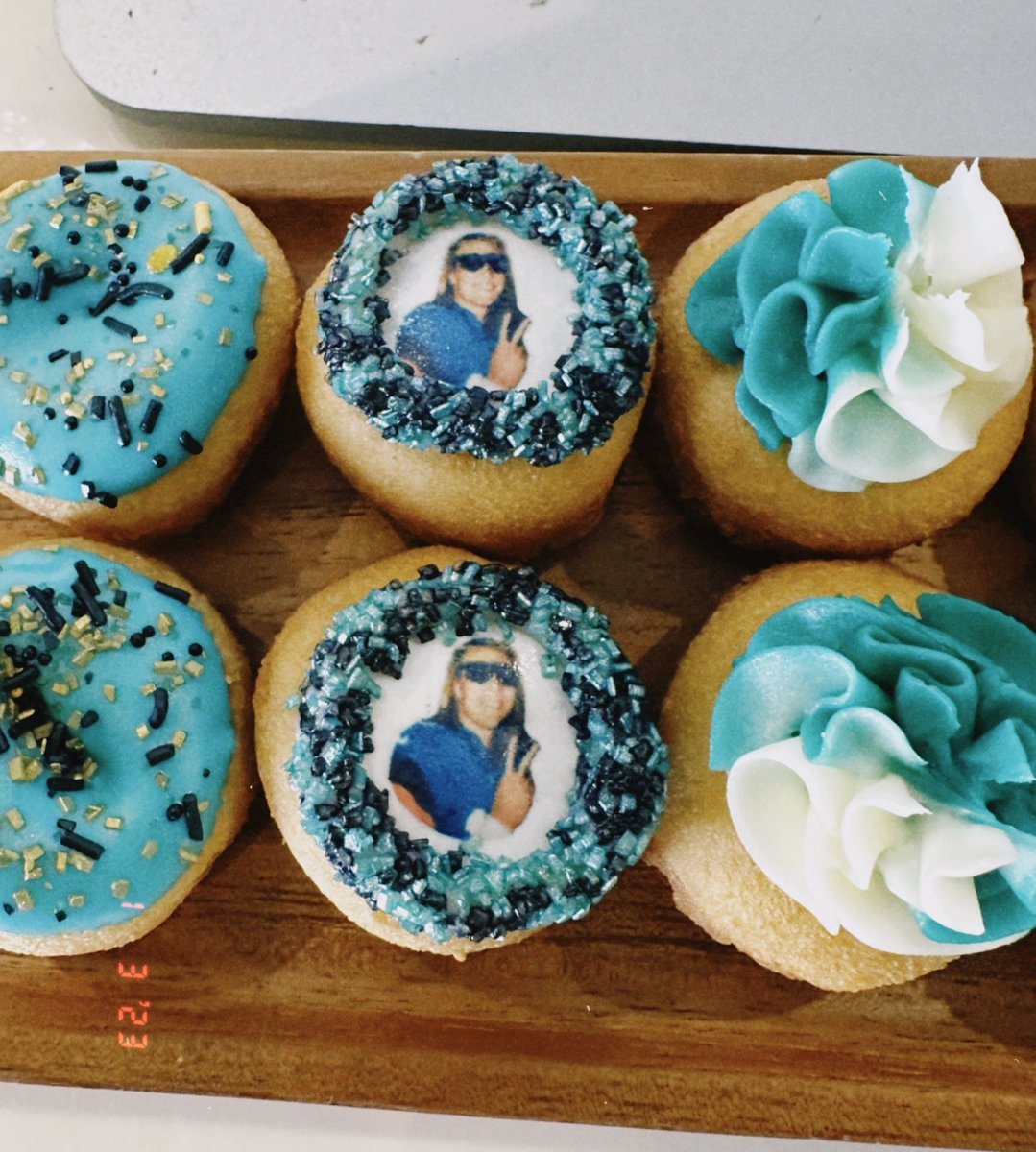 russell_savvv's tweet photo. it’s game day. go jags. go steezy trev. 

#DUUUVAL @minibardonuts https://t.co/s7RDP9Vete