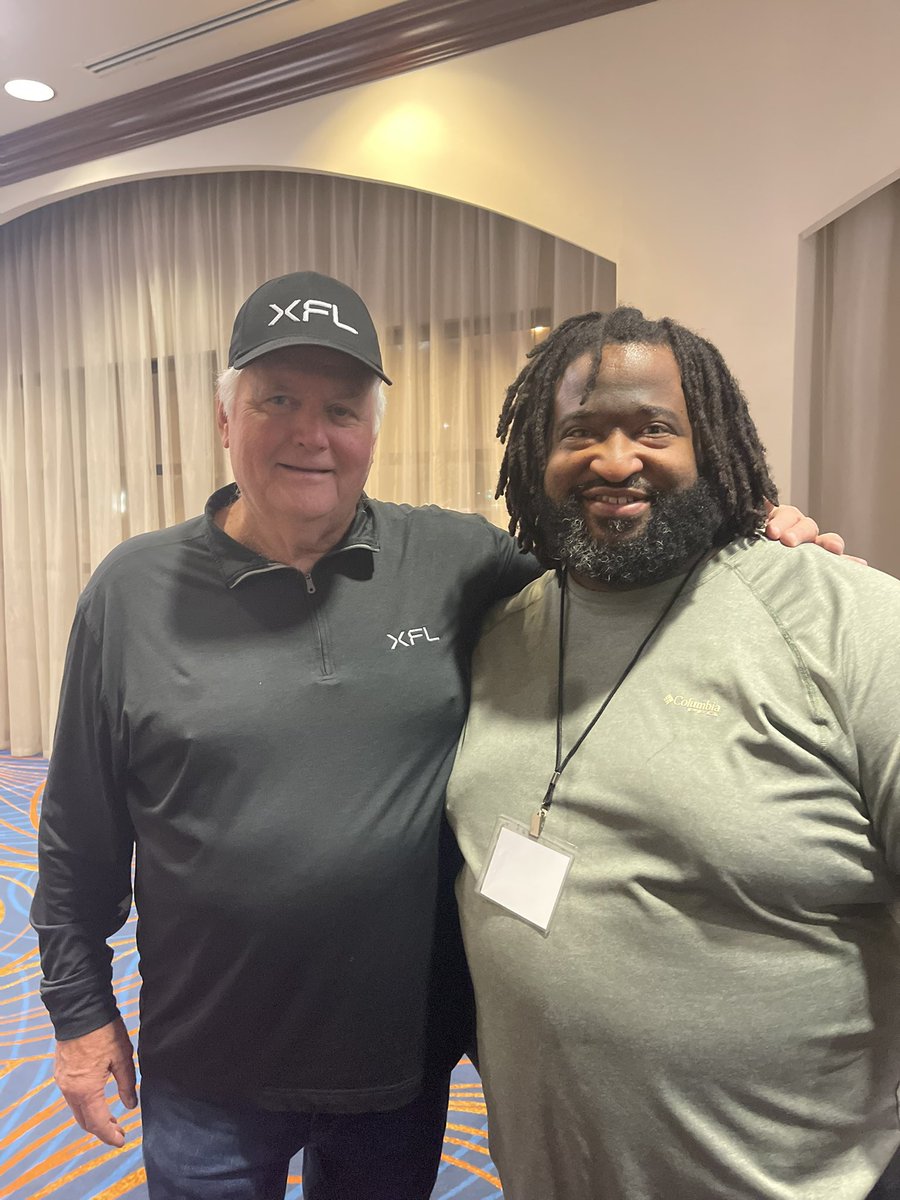 coachBoz_'s tweet photo. In Texas talking football with former Broncos and Cowboys Head Coach, Wade Phillips 🏈 Leaders and Learners! #PawsUP 

@wscougarsfb https://t.co/WsTBBMo5ks