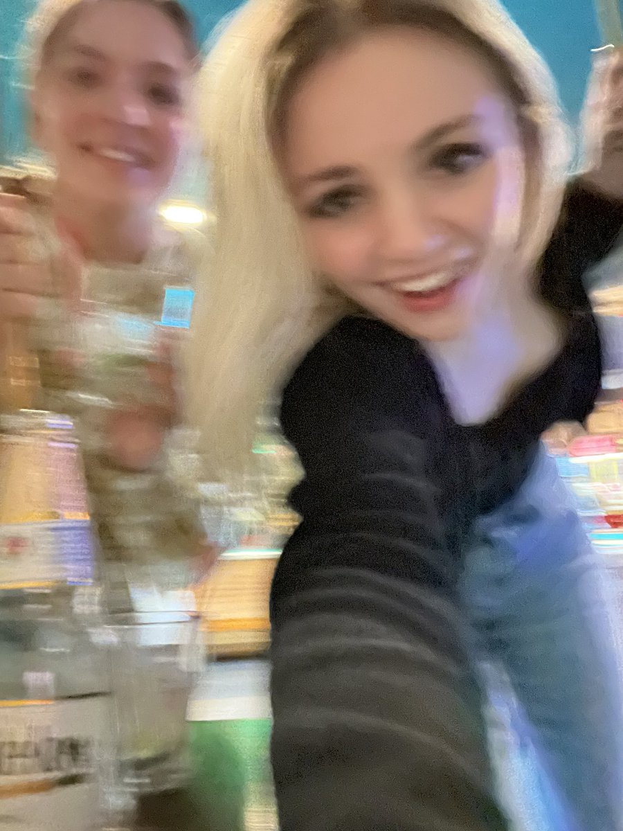 layykneee's tweet photo. exhibit a) https://t.co/MM1tEybs9B