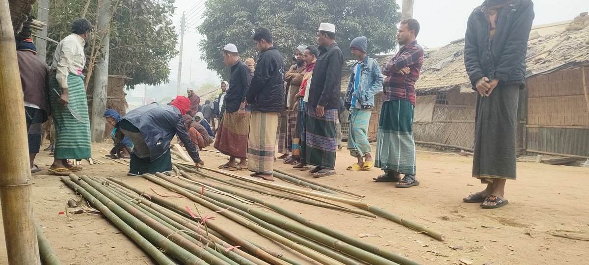 Minshshs's tweet image. Due to lack of care and #enough treatment, my uncle Abdu Shukkur  who is a Rohingya elderly a #respectable and honours awarded an aged 55 person, he is #dead in Nayapara  IPD hospital.

Yesterday, my uncle was anguished from #breathing then my brother-in-law took him to IPD.