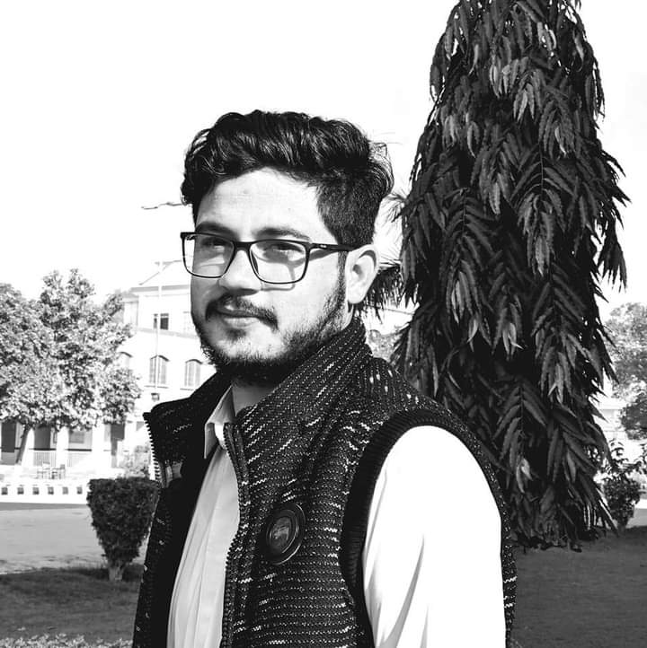 یادوں میں تیری یاد تھی
کیا یاد تھا کچھ یاد نہیں
تیری یاد میں سب بھول گیا
کیا بھول گیا کچھ یاد نہیں
#releasesirajnoor 
#Releasearifhambal